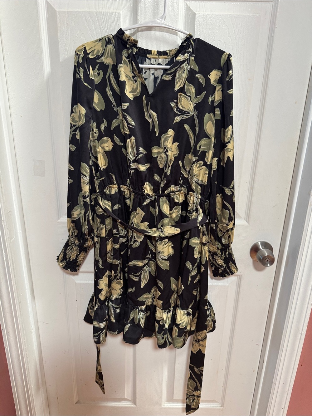 Doe & Rae Black Floral Long-Sleeve Tie-Waist Dress with Cream Blooms